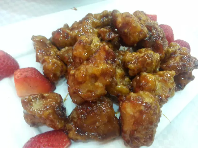 士多啤梨黑醋咕嚕肉