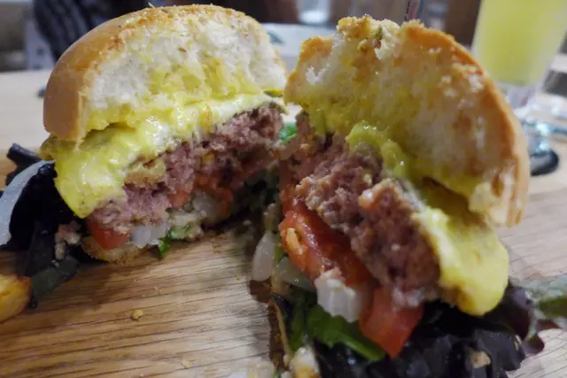 特色漢堡三重奏