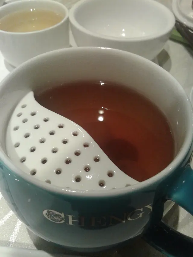 隻杯好靚, 個杯蓋可掛在杯邊, 杯茶足料好味