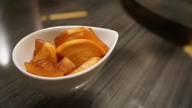 先有爽口略甜的醃蘿蔔,但我還是較喜歡酸酸甜甜又香口的花生