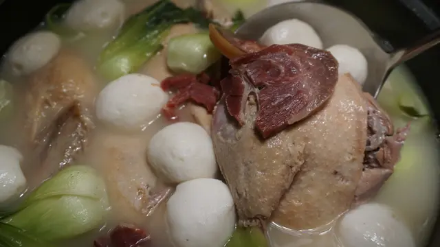 鴨肉脂香坐底,再取金華火腿火膧的深遽香氣,鹹味不單調,也難得不油膩