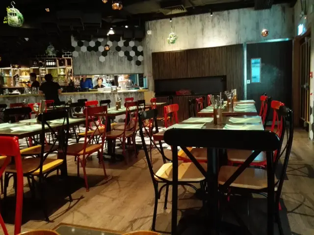 (有點點反光, 拍不太清楚店員臉部, 懶懶哋不打格了, 請見諒勿介意!)