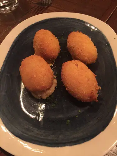 炸西班雅辣肉腸忌廉球