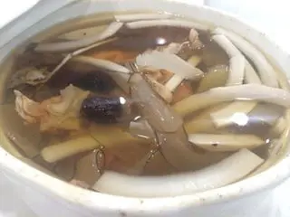 椰子海底椰響螺燉雞湯