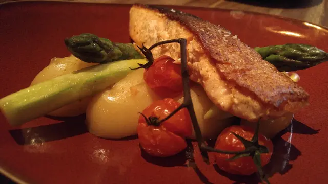 Crispy Skin Salmon脆皮三文魚柳