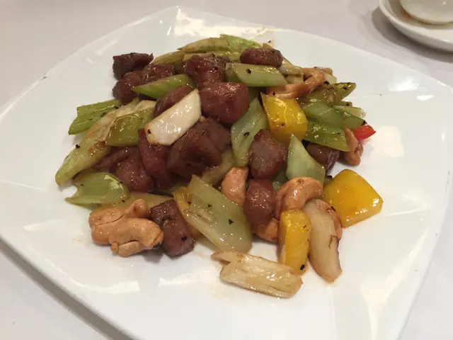 黑椒西芹腰果牛柳粒