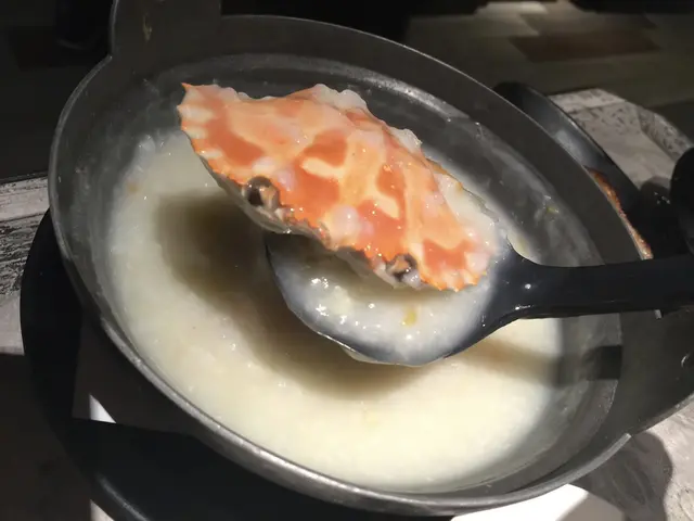 綿線粥底,鹹味倒是有,但蟹的鮮味卻不夠