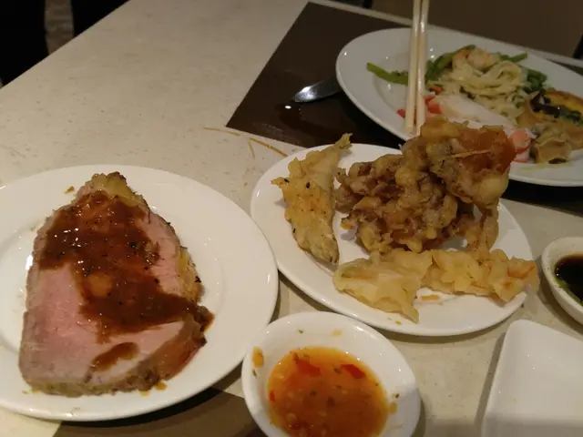 燒牛肉,天婦羅(軟殼蟹,南瓜,多春魚)