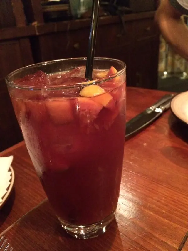 好濃O既烈酒味, 本人唔係好識得飲酒, 第一啖好啃O既感覺, 但飲落就覺得好香, 仲有生果味, 好飲!