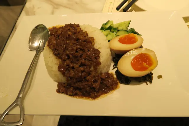 糖心蛋肉燥飯