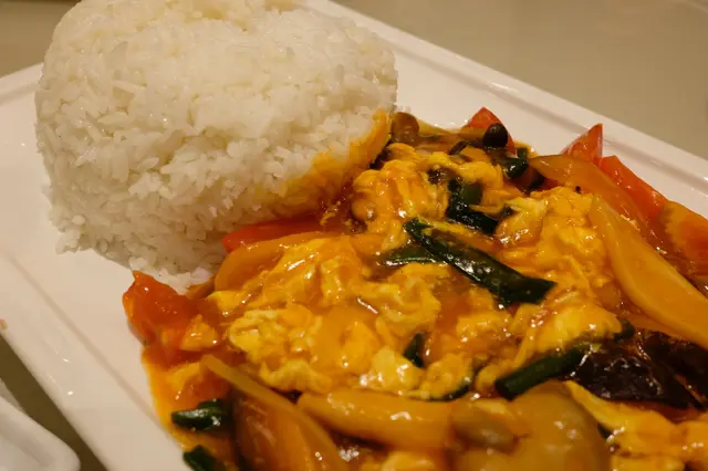 什菌鮮茄煮蛋飯