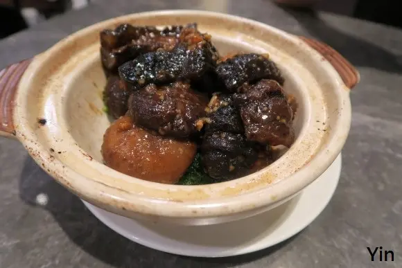 砂煲花菇西蘭花扣海参