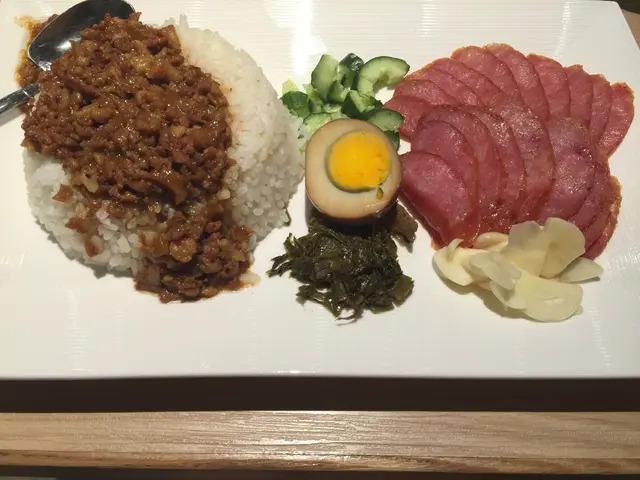 肉燥台腸飯