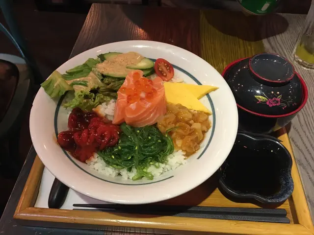 雜錦魚生飯
