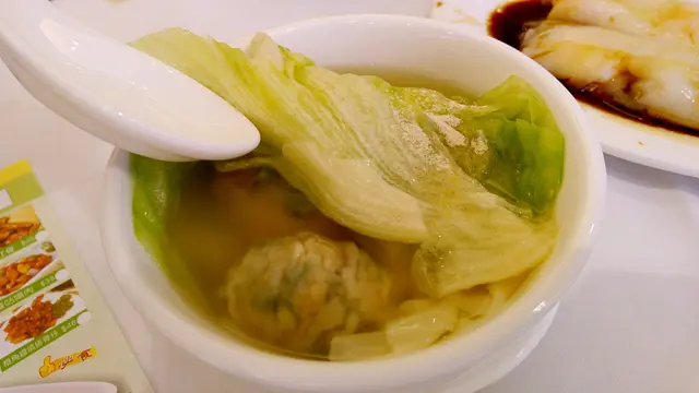 上湯菜肉水餃