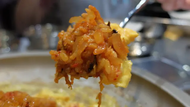 火山爆發蛋炒飯 $88