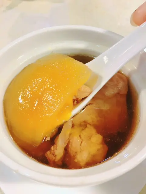 燉哈密瓜螺頭黑毛豚肉湯