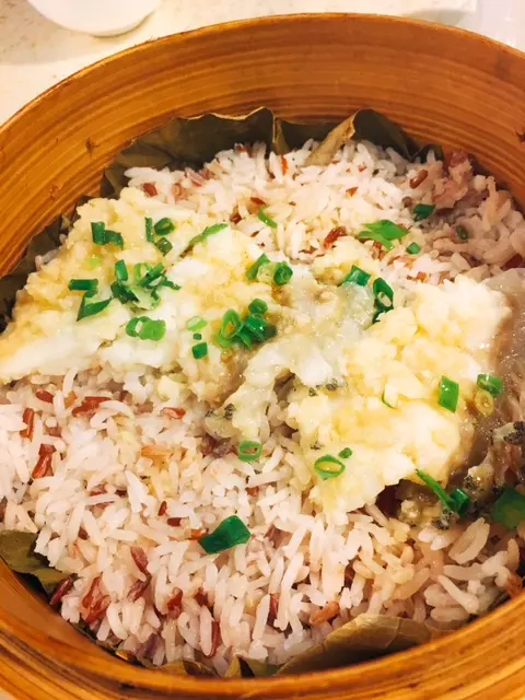 荷香蒜海斑片蒸鴛鴦飯