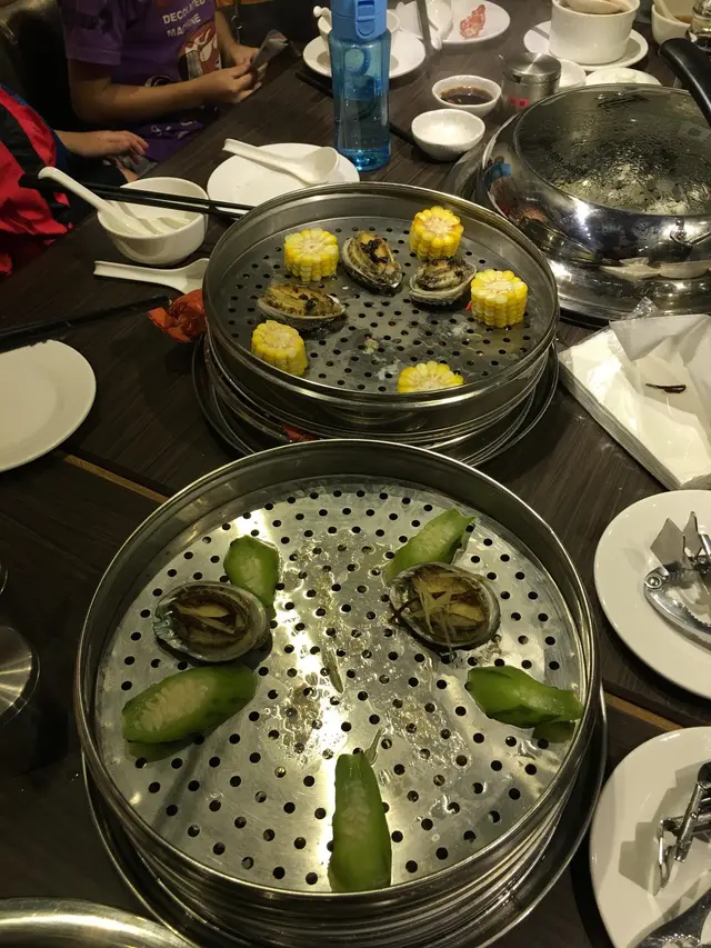 蒸得好到位，熟得黎唔會un晒，好食，食完唔會頂住！側邊D瓜都好好食！