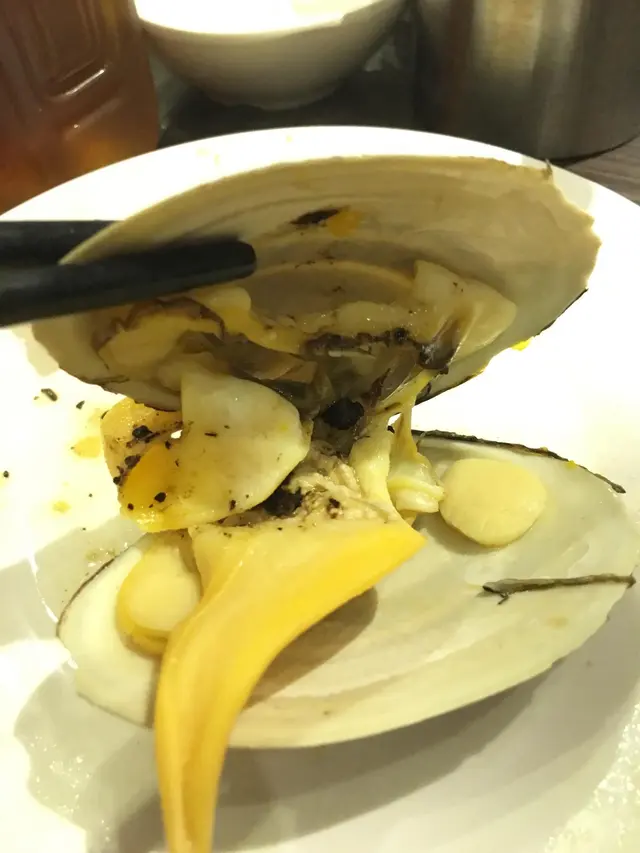 巧大隻，好鮮甜，一隻嘅肉已經可以塞滿個口！