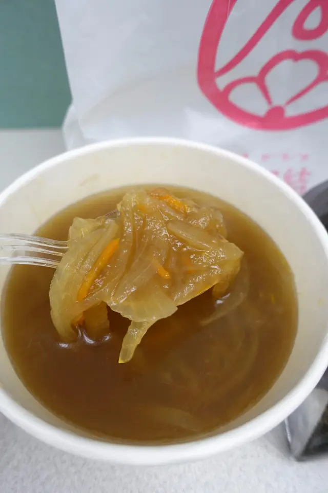 洋蔥很足料，煮到熟透，入口清甜！