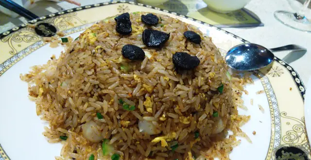 農坊獨頭糖心黑蒜炒飯