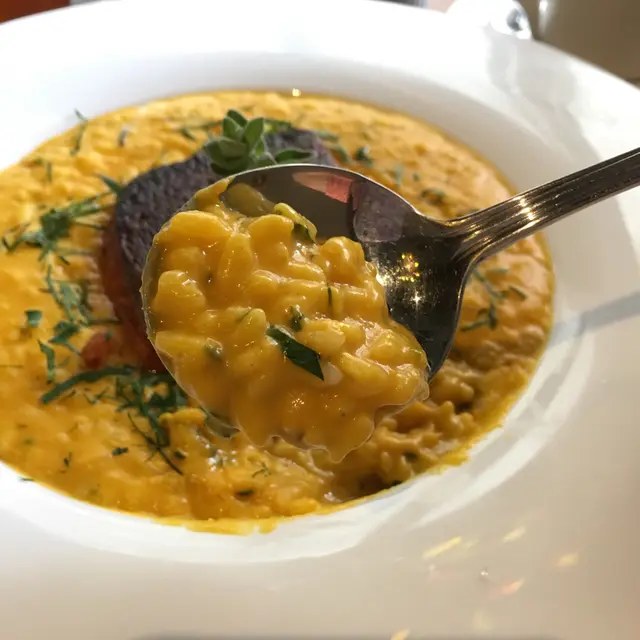 南瓜意大利燉飯配香煎挪威三文魚