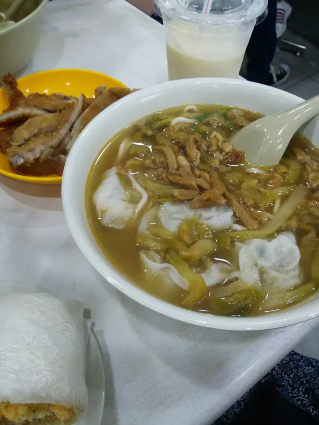 炸菜雲吞上海排骨上海麵 (加肉絲)