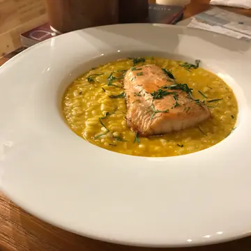 南瓜意大利燉飯配香煎挪威三文魚