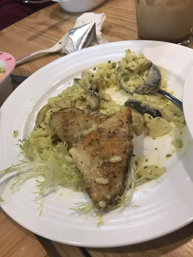 👎🏻差,係半生,口感係粉的半生米,而不是正宗的僅熟米