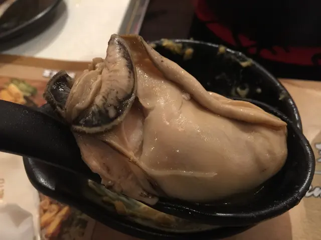 桶蠔洗得乾淨,沒有多餘的腥味或酸味,
肉質鮮甜肥美,一放入口,好幸福啊!☺️