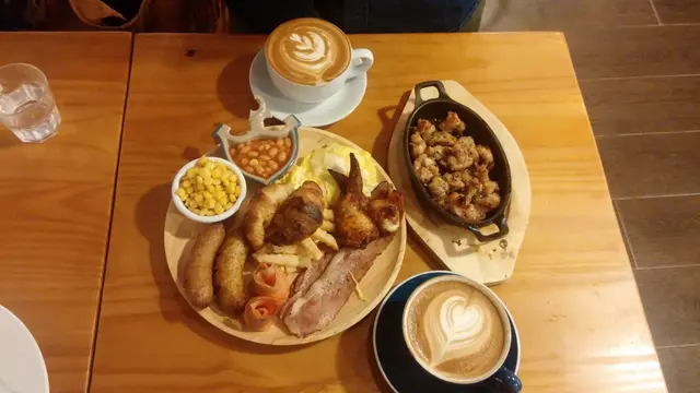 Latte (上) 、Cappucino (下)