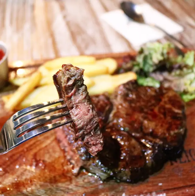 美國安格斯肉眼配紅酒汁