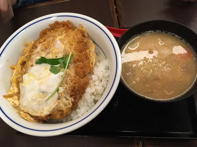滑蛋吉列豬扒飯
