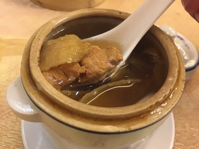 蟲草花燉竹絲鷄湯