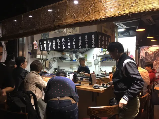 檔口細細,一位難求