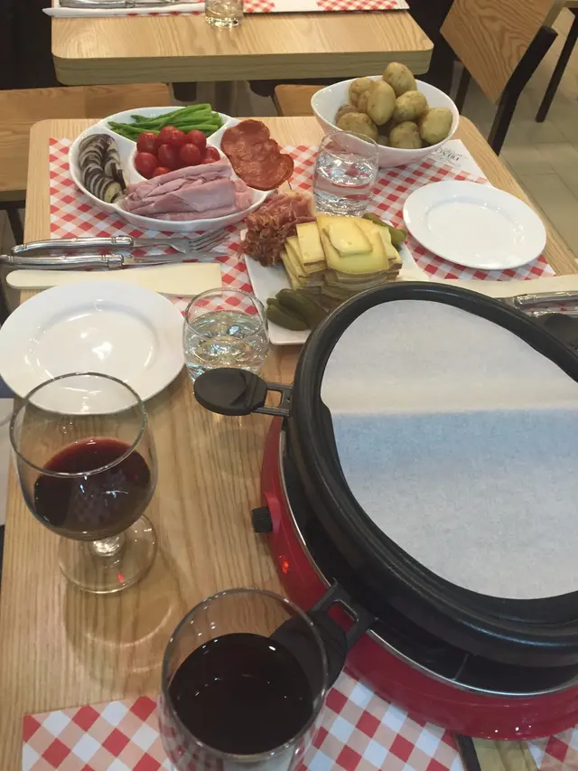 比起芝士火鍋冇咁漏