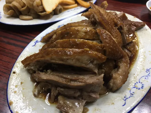 鵝骨比鵝片好味,更有鵝香和咬口。