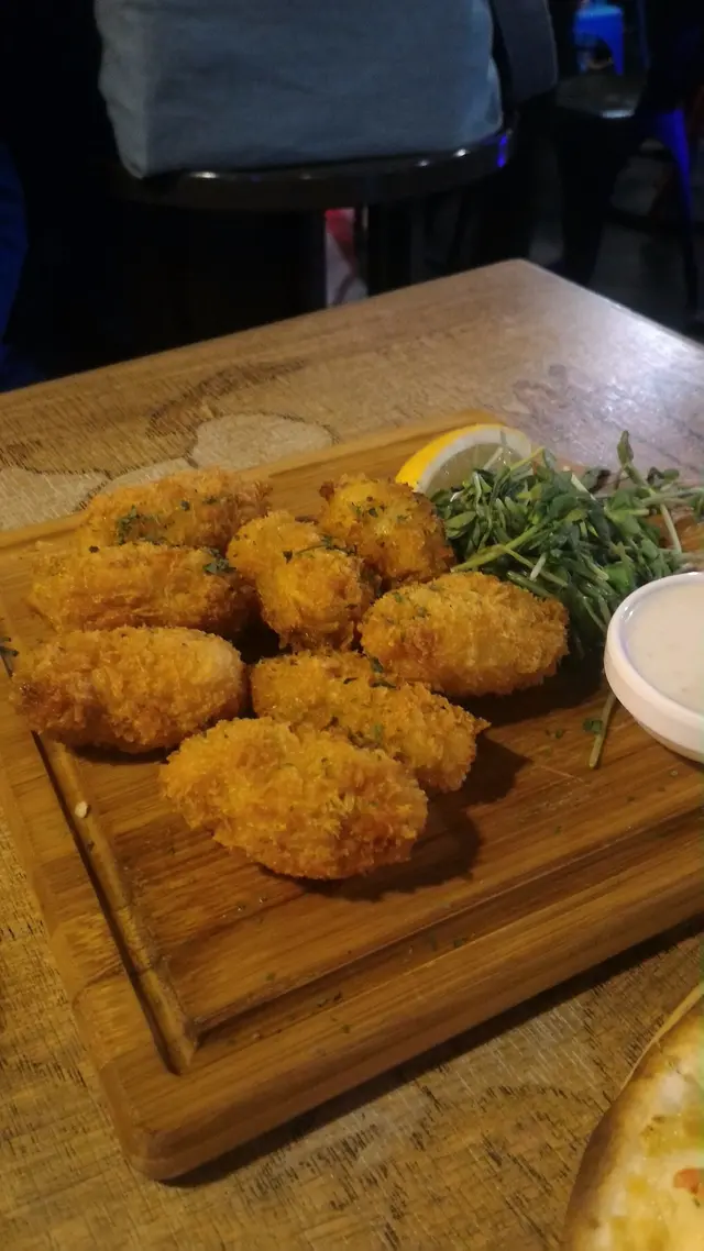 酥炸生蠔 (吉列蠔?)