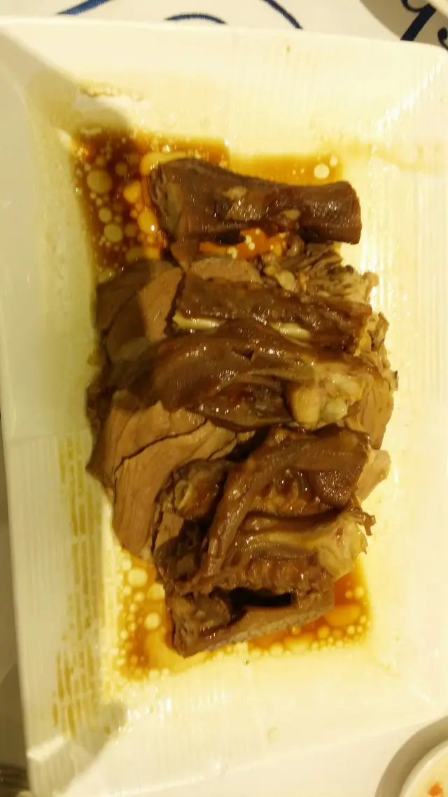 鹵水鵝片拼掌翼