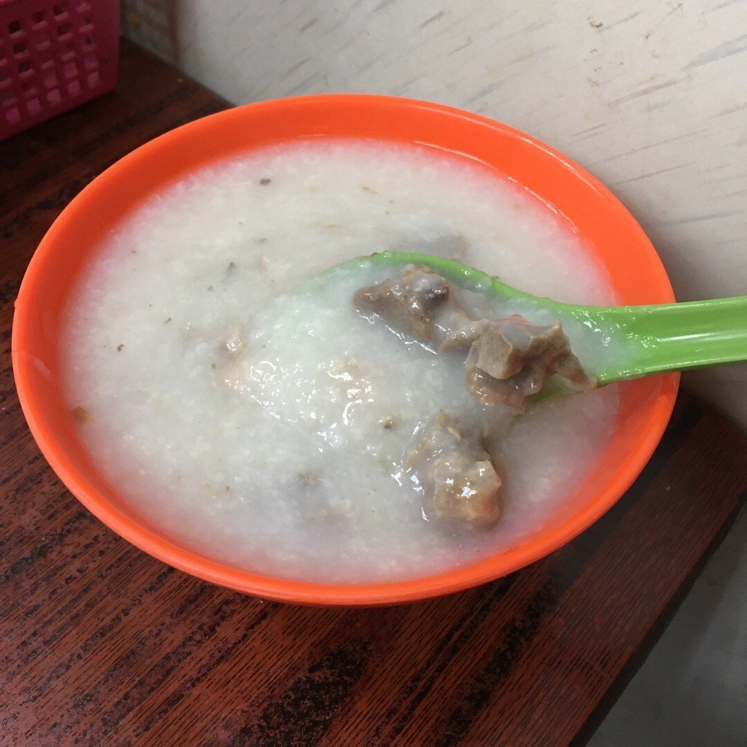 柴魚花生豬骨粥 香港油麻地的宏興美食館 廟街煲仔飯 Openrice 香港開飯喇