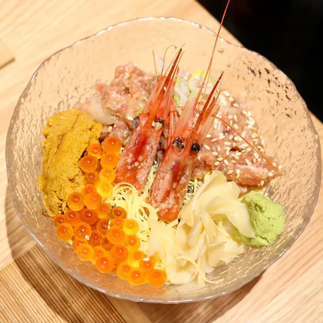 海鮮山丼