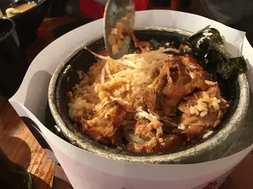 石锅芝士焗猪软骨饭