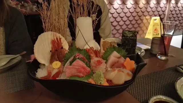 特選八款刺身拼盤