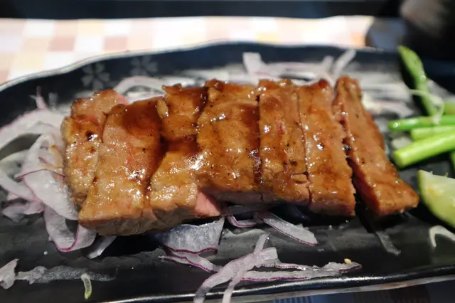 岩鹽牛排定食