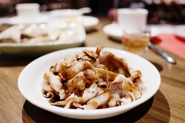 白肉黑豚肉粉皮 