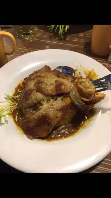 饺子猪扖饭配咖喱汁