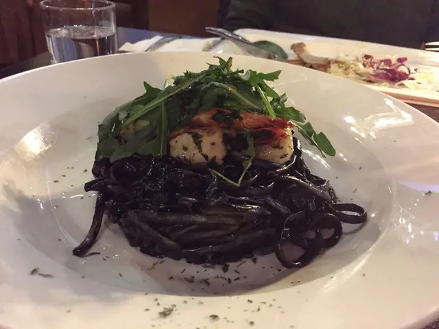 食到個嘴黑曬XD