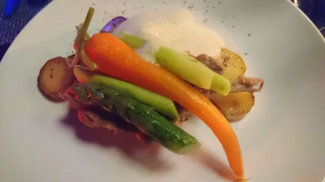 火灸手工啤酒慢煮豬柳配香炒乾蔥薯仔