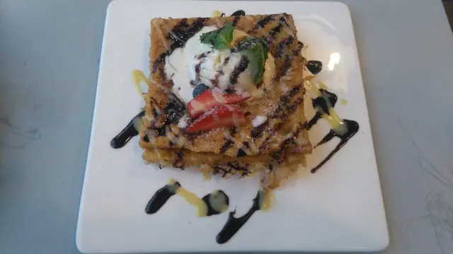 咖央焦糖西多士配雪糕